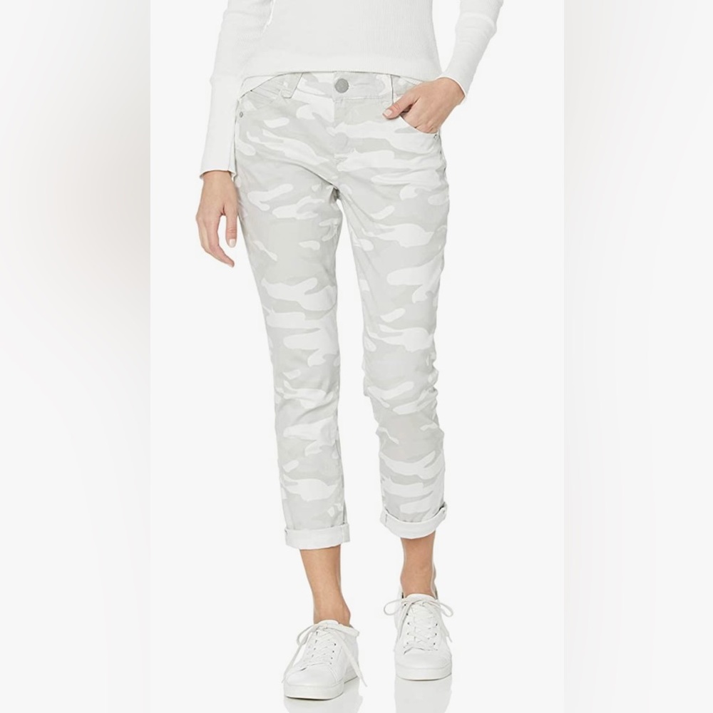 Cropped Camo Print Women's Pants - White/Grey